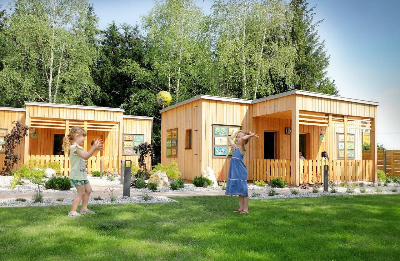Honey Paradise Glamping Resort Dobova Exteriör bild